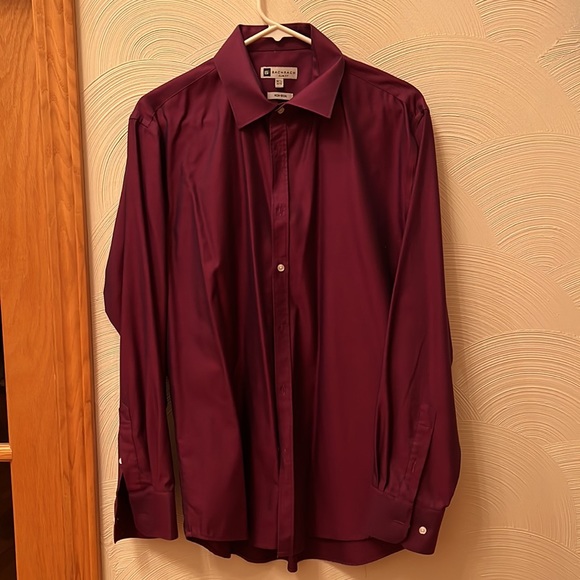 Black and burgundy dress shirts available for men - Picture 4 of 5